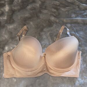 Daisy Fuentes Nude Beige T-Shirt Bra Smooth Underwire Lightly Lined Size 42D